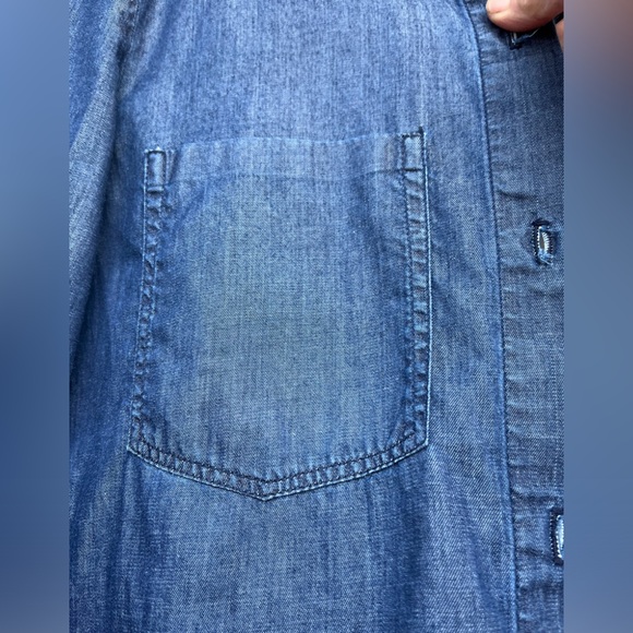 Theory blue denim-like long-sleeved button down shirt,side slits,chest pockets S - Picture 11 of 11